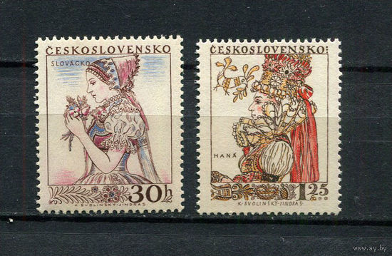 Чехословакия - 1956, 1957 - Национальные костюмы - 2 марки. MLH.  (Лот 15De)