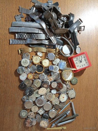 Часы, запчасти,инструменты,браслеты в основном СССР