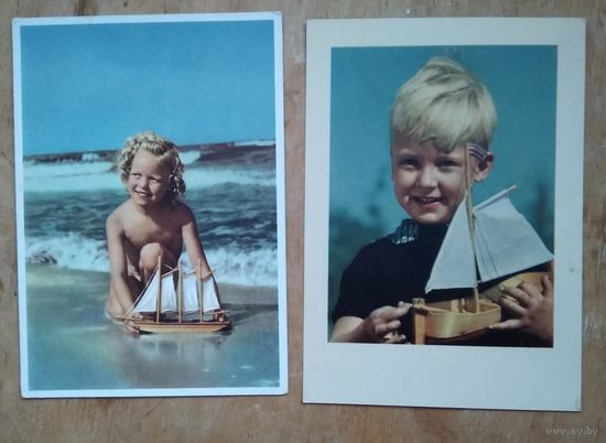 Две открытки. Дети с корабликами. Германия. 1950-е. Цена за 1