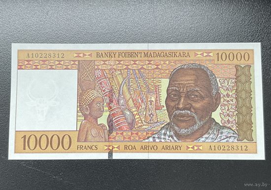 Распродажа! Мадагаскар 10000 франков 1995 г.