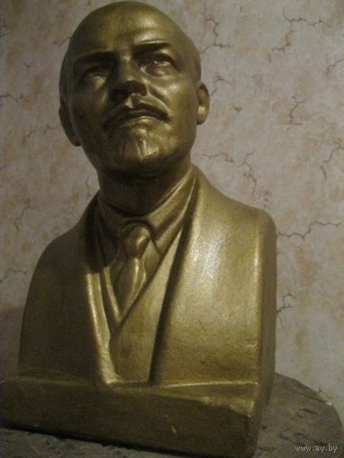 Огромный, больших размеров бюст В. И. Ленина. СССР, 60-е годы прошлого века.