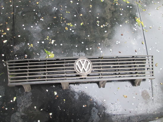 Лот 668. Решетка радиатора Volkswagen Polo 1984 г.в. Старт с 10 рублей!