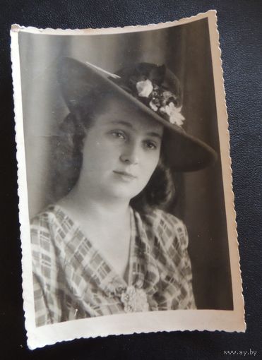 Фото "Дама в шляпке", 1949 г.