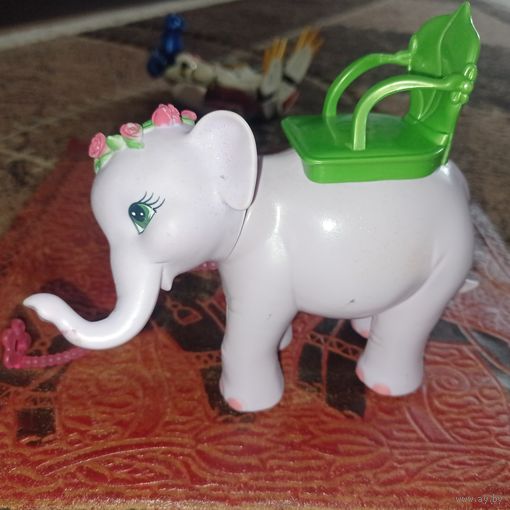 Слон игрушка, слон Барби, слон на колесиках, качающаяся голова, поводок.