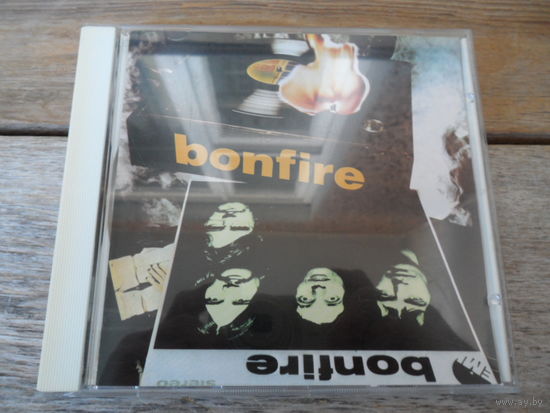 CD - Bonfire - Bonfire goes bananas - Pseudonym Records, Holland