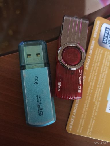 Флэшка USB 8 Gb klass 8 для старой техники.