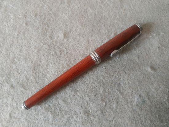 Шикарная перьевая чернильная ручка, Германия.