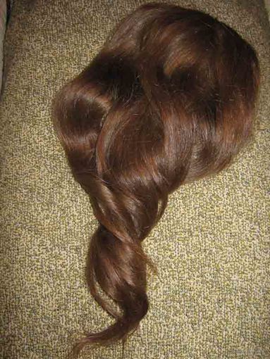 Шеньён-хвостик женский-из натуральных волос,насыщенного русого цвета,окраске не подвергался.
