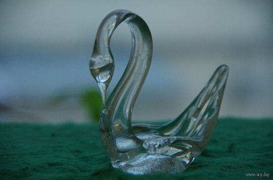 Статуэтка "Лебедь" стекло Неман ( высота 9,5 см, ширина 11 см )  целая