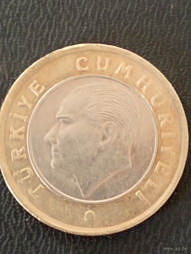 1 лира Турция 2015 г. ( биметалл)