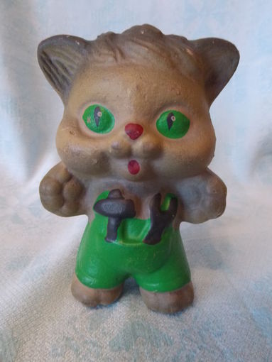 Кот, котенок - мастер - резиновая игрушка СССР, пищалка