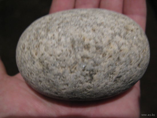 Яйцо каменное гранитное