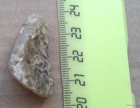 Какой то минерал, найден в поле