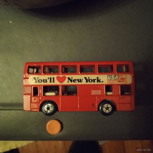 Машинки в коллекцию Redbus Matchbox