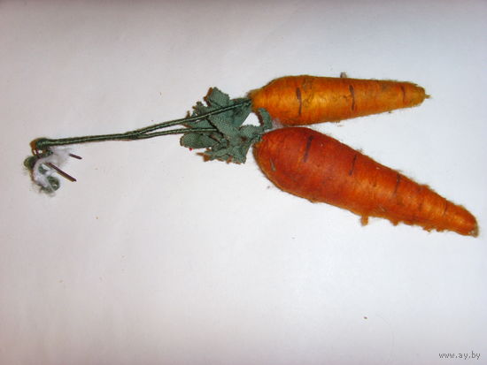 Елочная игрушка СССР . Морковь . Морковка .  Вата .