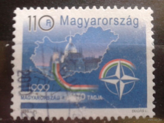 Венгрия 1999 Вступление в НАТО, эмблема Михель-2,0 евро гаш