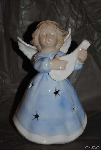 Декоративная Рождественская статуэтка-"АнгеЛ с лютней". Фарфор, - как для одной свечки!