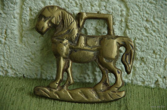Медаль латунная  для лошадей   ( 7,5 х 7 см )