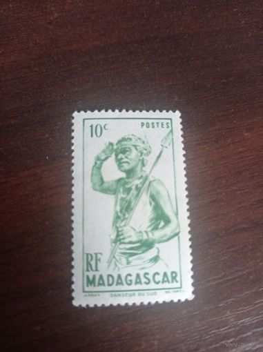 Французский Мадагаскар 1946 года. Воин с копьём. 10с