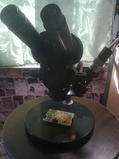 Микроскоп МБС-2 удобно паять радиодетали и выполнять точную работу