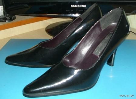 Модельные туфли новые, кожа натуральная, р-р 38, Италия, снизила цену