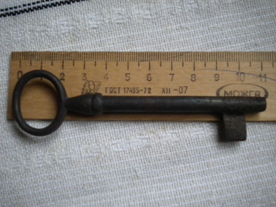 Старинный  ключ