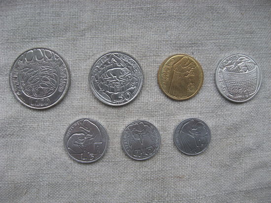 Ватикан лот из 7-ти монет номиналом от 100 до 1 лиры 1975 год - MCMLXXV Папа Павел VI
