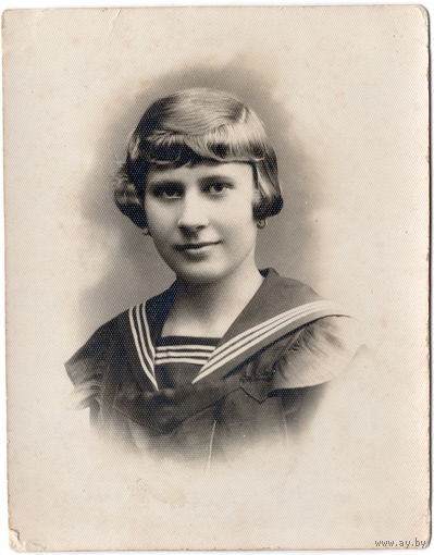 КОБРИН. Фотограф F. Holcman, визитка, 1934 г., 68 х 87 мм