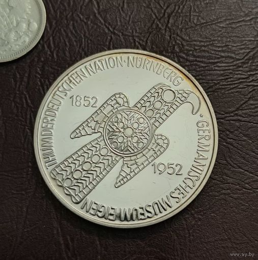 Германия (ФРГ), жетон 5 марок "100 лет Нюрнбергскому музею" 1852-1952