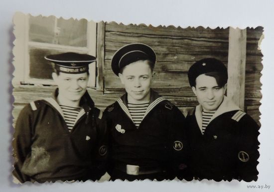 Фото матросов Северного флота СССР 50-е годы. Размер 7.5-11.3 см.