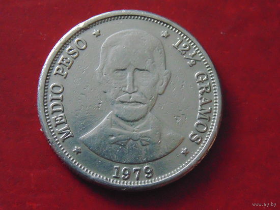 Доминиканская Республика  1/2 песо 1979 г.