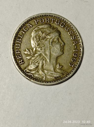 Португалия 50  сентаво 1963 года .
