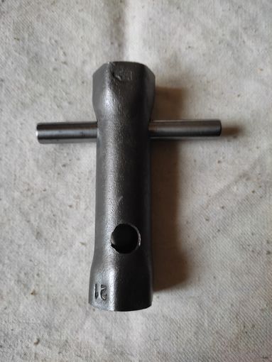 Ключ свечной, трубчатый, 21х22, СССР. См. описание.