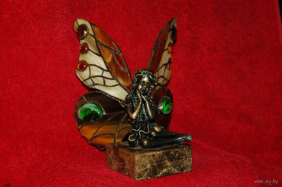 Скульптура "фея" (крыло бабочки) , бронза с витражом на мраморе