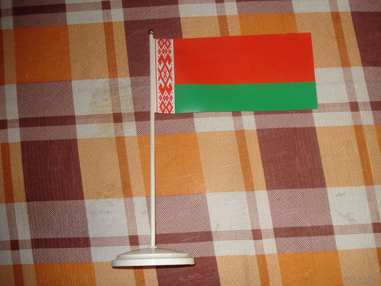 Флажок Беларуси с пластиковой подставкой