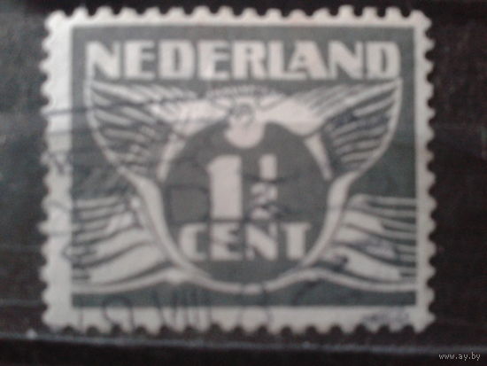 Нидерланды 1935 Стандарт, летящий голубь 1 1/2с