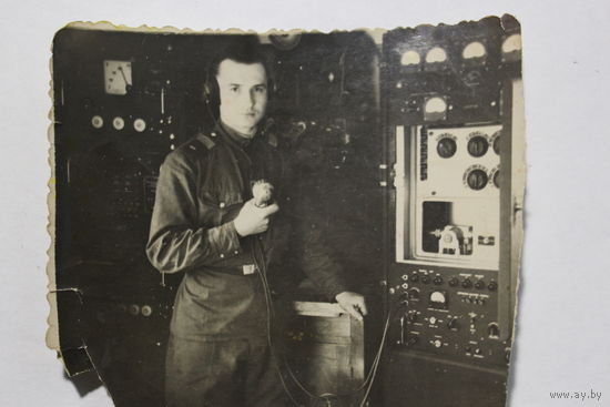 Часть фото, радиостанция СССР, размер 10*8.5 см.
