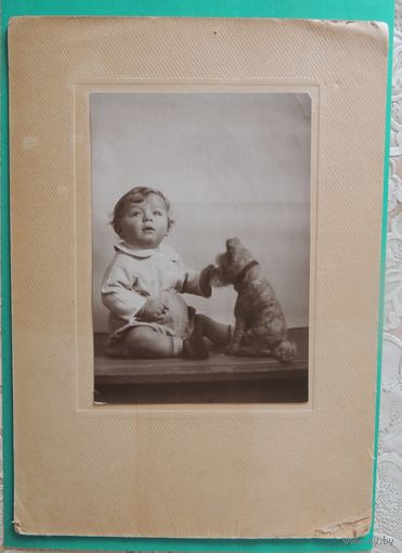 Фото "Малыш", до 1917 г. (без паспарту 15*11 см, с паспарту 26*18,5 см)