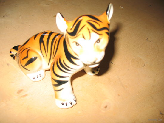 Статуэтка тигрёнка лфз