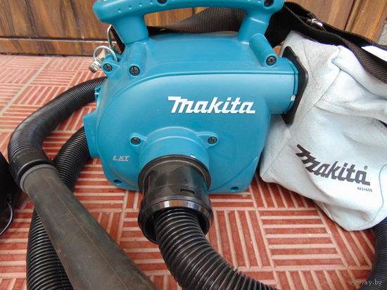 Переносной пылесос на батарее " Makita".
