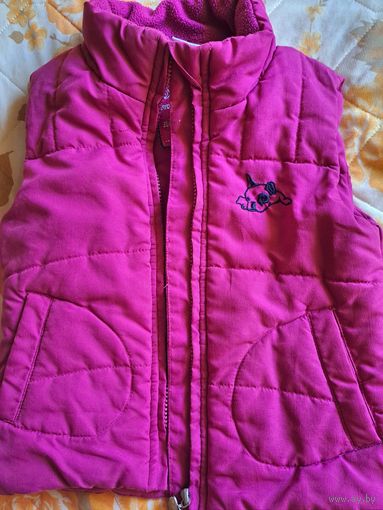 Куртка-жилетка бордовая с карманами на девочку 3-4г, б.у в отличном состоянии