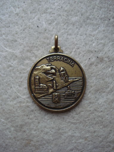 Памятная спортивная медаль, посвященная товарищеской игре по пляжному футболу между Беларусью и Италией. Террачина, Италия, 2005 год.