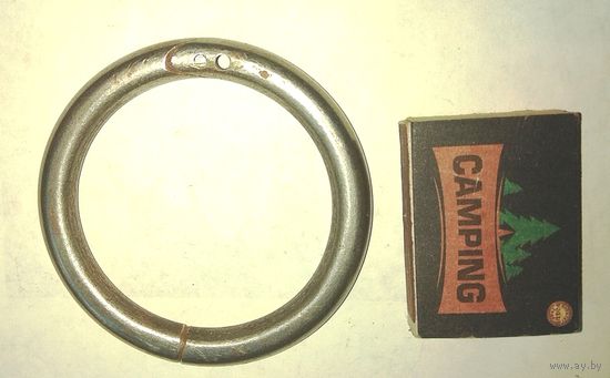 Разъемное тяговое кольцо со стопорным штифтом, винтовая фиксация разъемной части.
