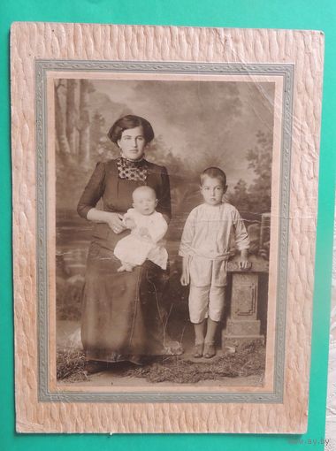 Фото "Мать и дети" большое, 1914 г. Умань (без паспарту 14*17 см)