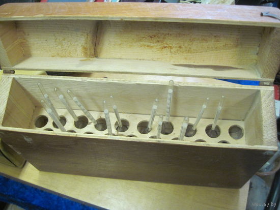 Ареометры общего назначения 12 шт в деревянной коробке.