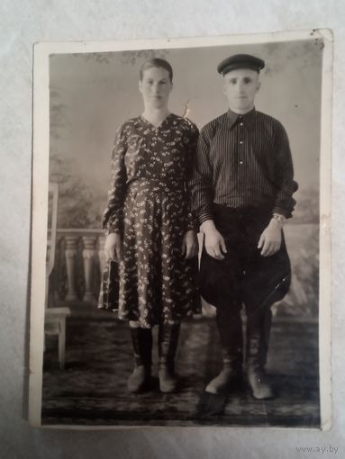 Фотография. Послевоенная семейная пара. Ретро СССР.