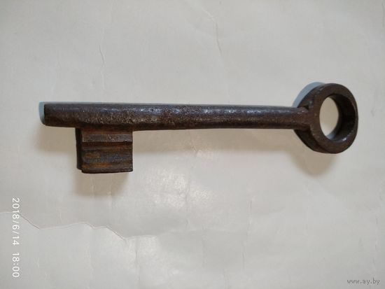 Старинный стальной ключ.Начало XX-го века. Длина 115 мм.