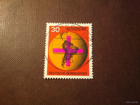 Германия 1967 г.Крест перед земным шаром с картой Южной Америки.