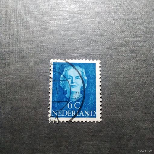 Марка Нидерланды 1949 год Королева