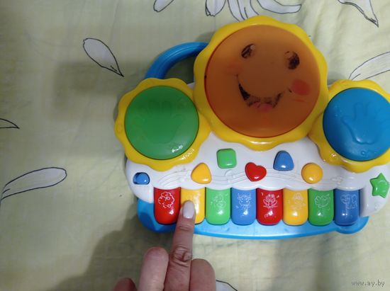 Игрушка музыкальная для малыша